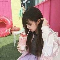 很生气也不敢胡闹 因为怕自己不够重要 你不言不语把日子都喝