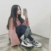 人分两类迷人乏味 最是时光摧枯拉朽 有