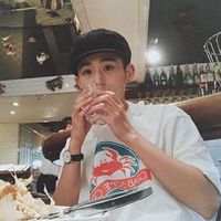我昨天做梦了 每个梦里面都有你 因为不爱了所以不在乎