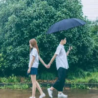 来年i 我向你伸手你迟疑了一
