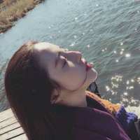 我喜欢你的名字和你笑的样子. 后来才明白深夜里的文