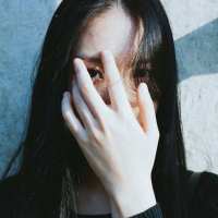 后来我扔掉了很多事放下了固执. 你会忽然发现经历过很