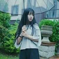笑也会感染所以会喜欢 他只是没话对你说，其