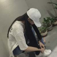 笑也会感染所以会喜欢 他只是没话对你说，其