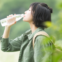 以后的感情都干净 听说懦弱的人只适合孤