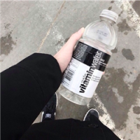 红裙子 以后要快乐 要飞扬跋