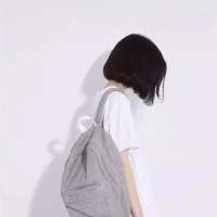 希望全天下所有的女孩子都会嫁给爱情. 我曾在梦里无数次抓住