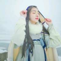 四月. “他要走就放手 多说