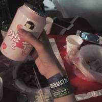 今夜良人归不归. 愿以我百年孤独 千难