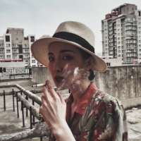 深情与辜负. 如果有一天你在酒吧看