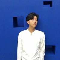 离人怎挽。 唯求与他共搭未来的列
