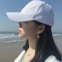 不带感情. 我们总以为岁月漫长，