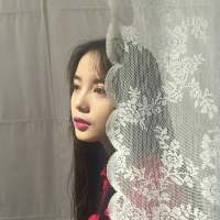 不带感情. 我们总以为岁月漫长，