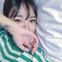 不带感情. 我们总以为岁月漫长，
