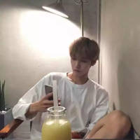 啵崽崽. 不如清了这杯浊酒散了