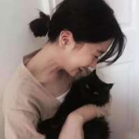 怀中抱软猫. 海底月是天上月，眼前