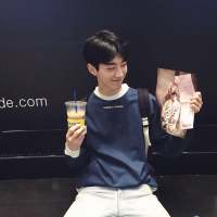 热浪 蜿蜒的山脊盘旋成一只