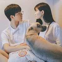 你也嗜烟酒 墙身的裂痕，脱落的斑