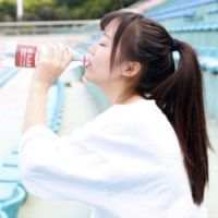 你也嗜烟酒 收音机里传来月光爬行