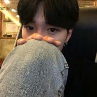 对的人是不需要跑着去接近的 你不要太难过，因为我