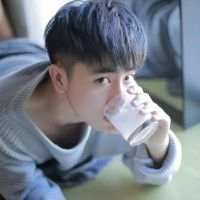 海不曾怀疑天的蓝 你是喜欢他还是喜欢像