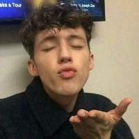 道歉不行，你得自杀 你把笑脸都给了别人，