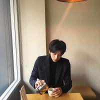 理智很乏味清醒最孤独 忘记伤害的时候镜子里