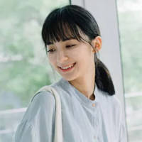 如初. 短暂和短暂编织一匹历