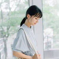 如初. 短暂和短暂编织一匹历