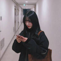 今夜良人归不归. 雪，盖满了屋顶，马路