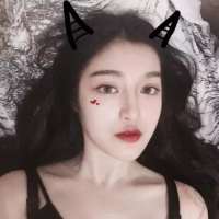 ... 下雪了，先是小朵小朵