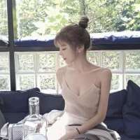 ... 下雪了，先是小朵小朵