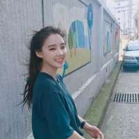 ... 下雪了，先是小朵小朵