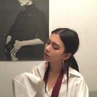 我见过千万人像你的发像你的眼全都不是你的 他们的天满是曙光,我