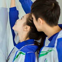 任何相遇我都不会嫌太晚 只要是对的人就行 我已经好久好久不听情