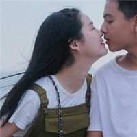 任何相遇我都不会嫌太晚 只要是对的人就行 我已经好久好久不听情