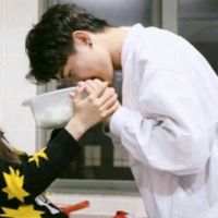 任何相遇我都不会嫌太晚 只要是对的人就行 我已经好久好久不听情