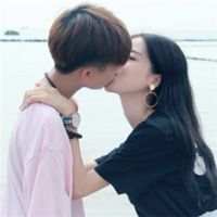 任何相遇我都不会嫌太晚 只要是对的人就行 我已经好久好久不听情