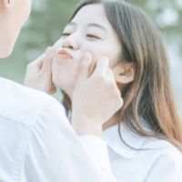 任何相遇我都不会嫌太晚 只要是对的人就行 我已经好久好久不听情