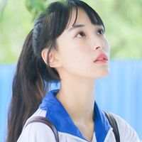 仍然会怀念以前 只是更多的是感谢 流星雨划过天空的时候