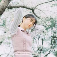现世安稳。 坚强，在别人眼里是很