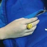 笑脸.喜欢给花. 好像下一秒天就要塌下