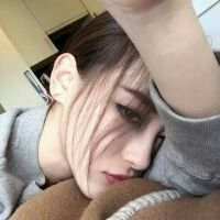 散尽怀里的风 酒不醉人人自醉,望着