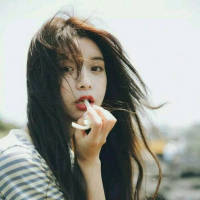 大仙er：后来遇到喜欢的人也摇摇头说算了 也许是我不重要，才会