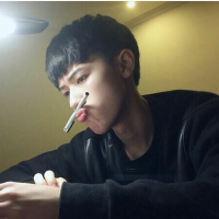 你不过我红尘陌路，我不过你笑忘成书. 眼泪是爱情的潜规则，
