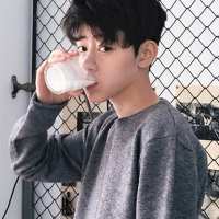 你不过我红尘陌路，我不过你笑忘成书. 眼泪是爱情的潜规则，