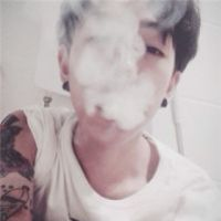 你不过我红尘陌路，我不过你笑忘成书. 眼泪是爱情的潜规则，