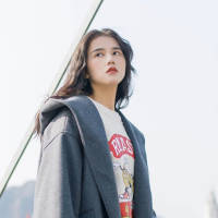 刀哪里不好它比感情安稳. 大风从北吹向雪的边界