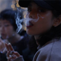 四月. 迩不配在俄黑白的世界