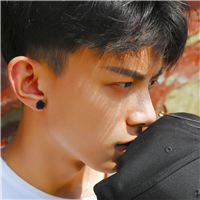 相爱相杀? 我唱得不够动人你别皱